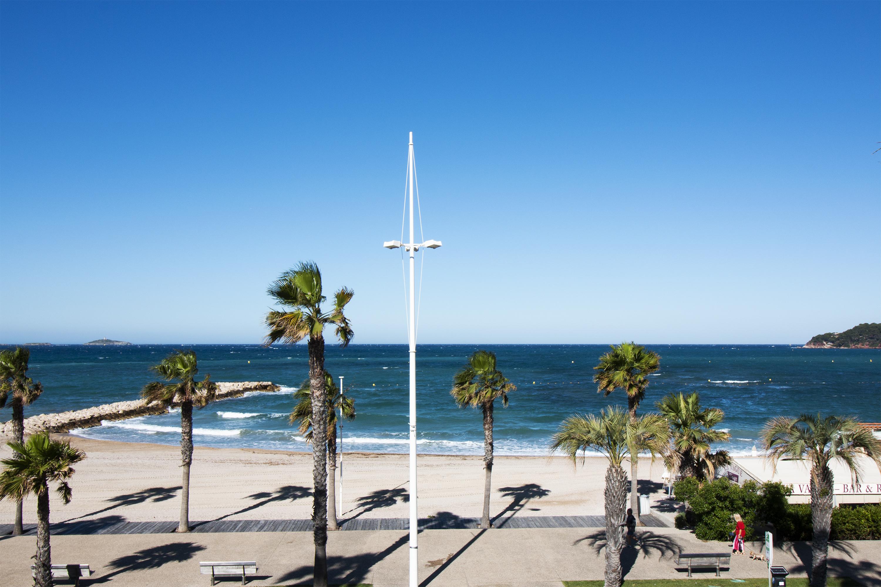 Hotel Bel Azur Six-Fours-les-Plages Exterior photo